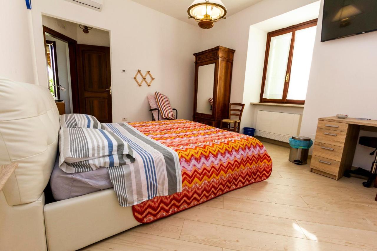 La Colomba B&B Castellaro  Экстерьер фото